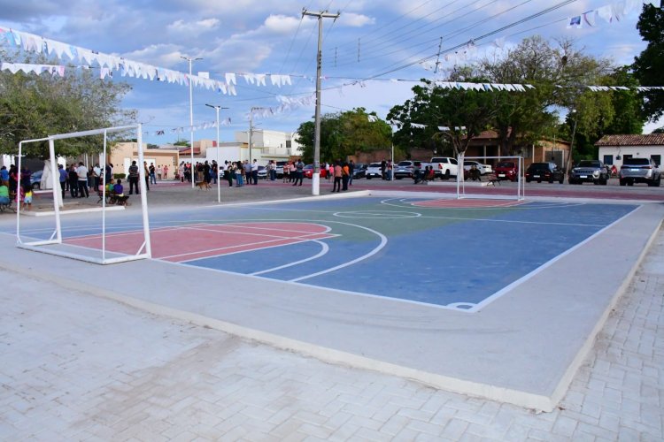 Praça do bairro Taboca é reurbanizada e devolvida pela Prefeitura de Floriano à população