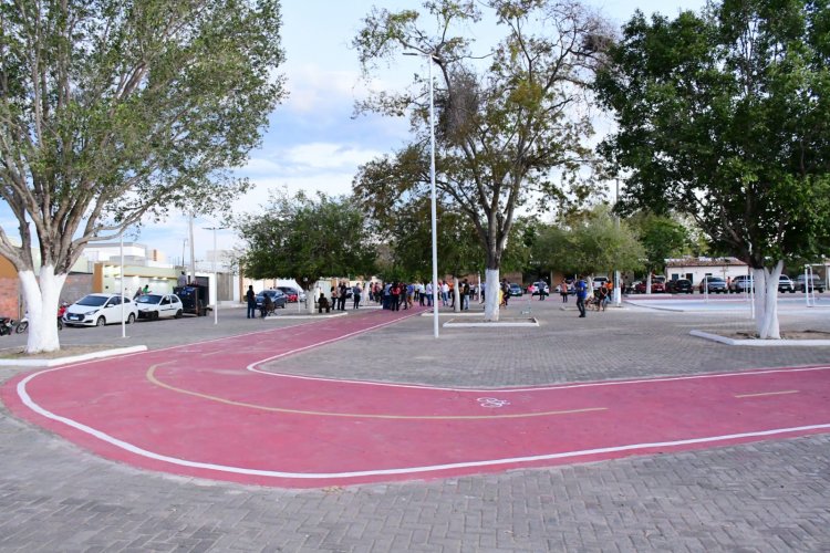 Praça do bairro Taboca é reurbanizada e devolvida pela Prefeitura de Floriano à população