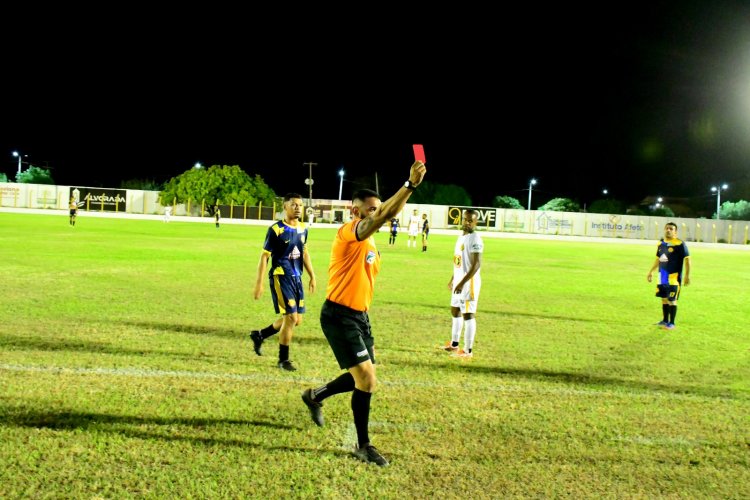 Copa Floriano 2025 inicia quartas de final com goleada e estádio lotado