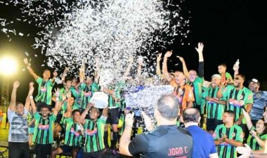 Estádio lotado e decisão acirrada marcam grande final da Copa Floriano 2025