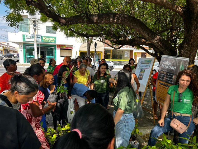 Prefeitura de Floriano celebra o Dia da Árvore com entrega de mudas à população