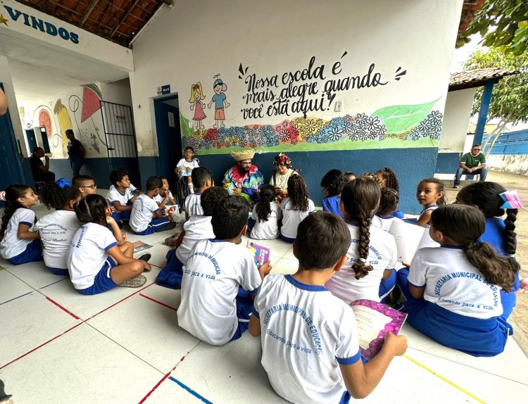 Cultura de Floriano leva Biblioteca Itinerante à Escola Municipal Dorinha Carvalho