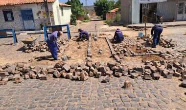 Mais de 30 vias de Floriano são contempladas com a operação tapa-buracos no mês de setembro