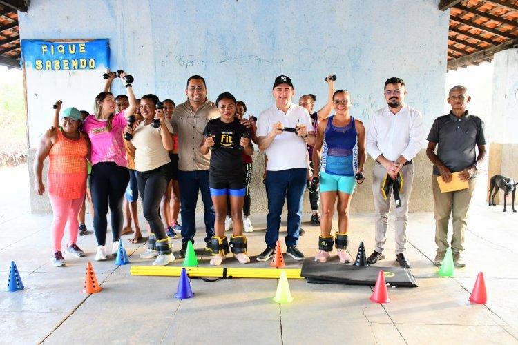 Prefeitura de Floriano entrega equipamentos para prática de atividade física na comunidade Pilões