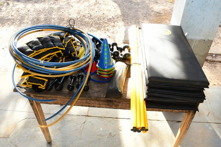 Prefeitura de Floriano entrega equipamentos para prática de atividade física na comunidade Pilões