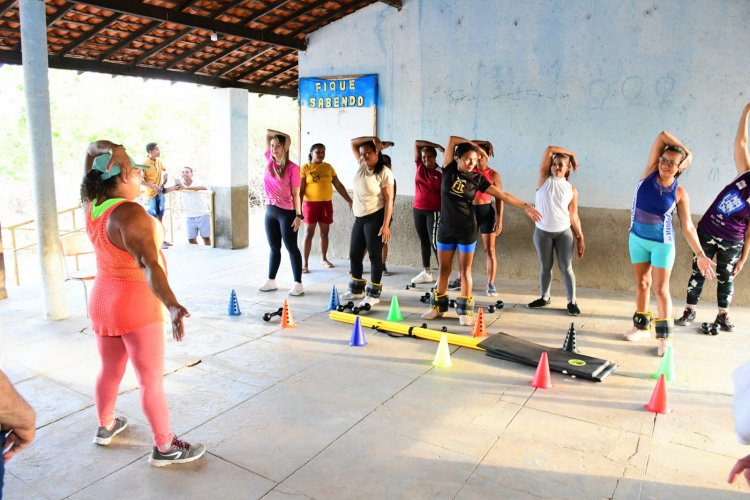 Prefeitura de Floriano entrega equipamentos para prática de atividade física na comunidade Pilões