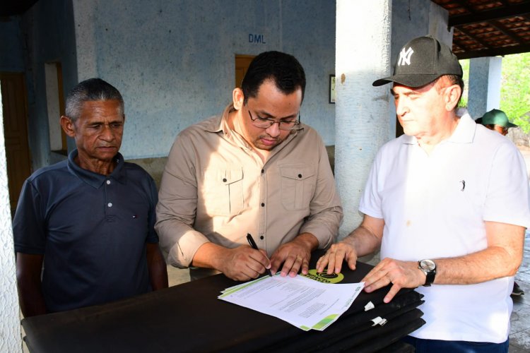 Prefeitura de Floriano entrega equipamentos para prática de atividade física na comunidade Pilões