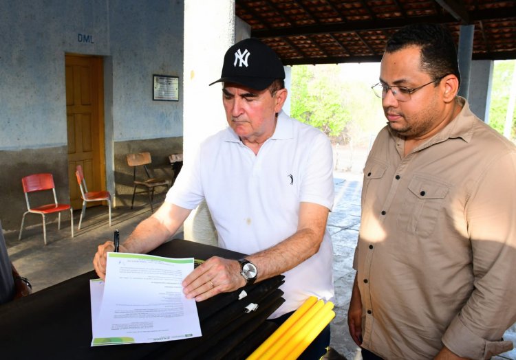 Prefeitura de Floriano entrega equipamentos para prática de atividade física na comunidade Pilões