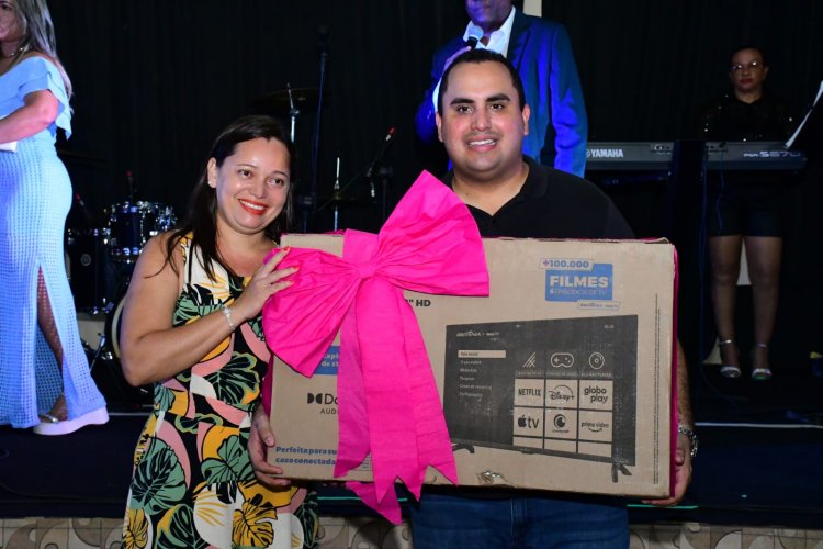 Prefeitura de Floriano celebra o Dia do Professor com festa promovida pela SEMED