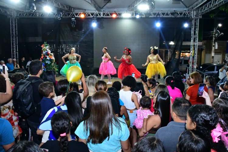 ‘Acender das Luzes’ marca abertura da programação de fim de ano da Prefeitura de Floriano