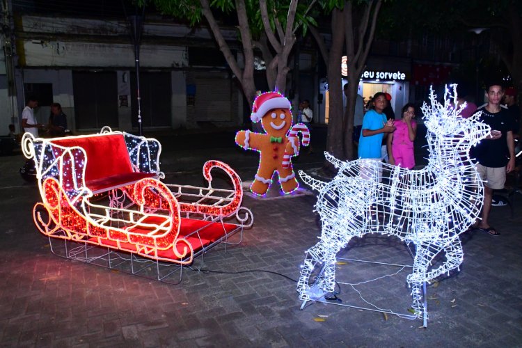 ‘Acender das Luzes’ marca abertura da programação de fim de ano da Prefeitura de Floriano