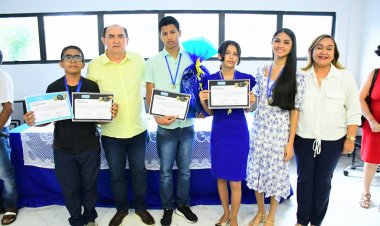 Prefeitura de Floriano homenageia alunos da rede municipal destaque no IFPI e na OBMEP 2025