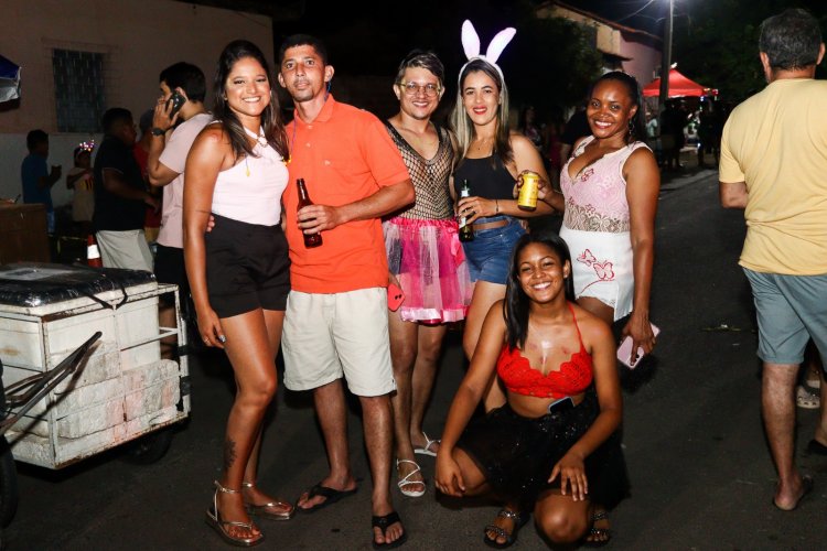 Tradicional Bloco das Virgens é realizado com apoio da Prefeitura de Floriano