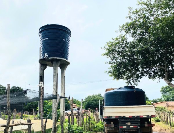 Rural e Abastecimento: Prefeitura de Floriano instala caixa d’água na localidade Morrinhos