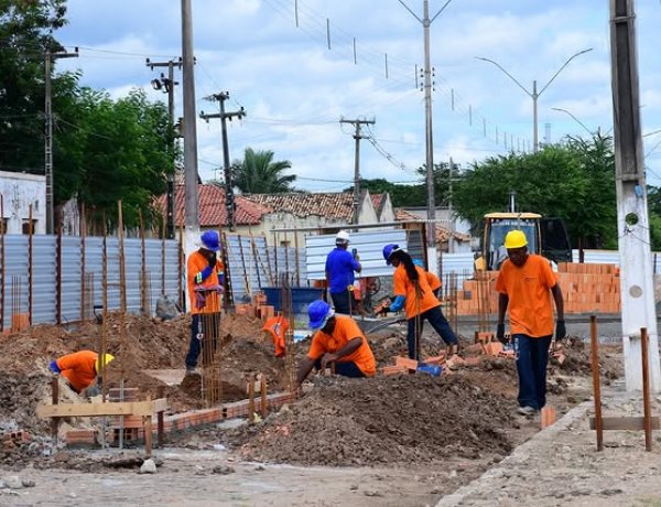 Prefeitura de Floriano acompanha agenda administrativa do governador do Estado no município