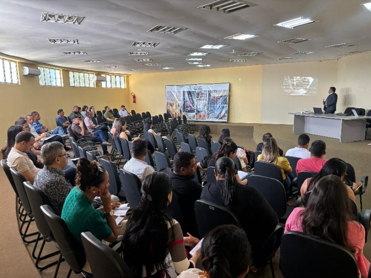 Controladoria de Floriano promove capacitação para fiscais de contratos