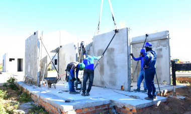 Prefeitura de Floriano visita às obras do programa Minha Casa, Minha Vida no loteamento Bom Jardim