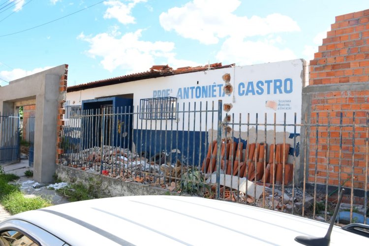 Equipe da Prefeitura de Floriano acompanha obras de reforma e ampliação em UBSs e escolas municipais