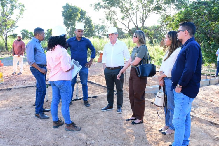 Equipe da Prefeitura de Floriano acompanha obras de reforma e ampliação em UBSs e escolas municipais