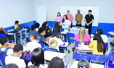 Ação do Selo UNICEF leva orientação sobre gravidez na adolescência e atualização vacinal à Escola Padre Pedro Oliveira