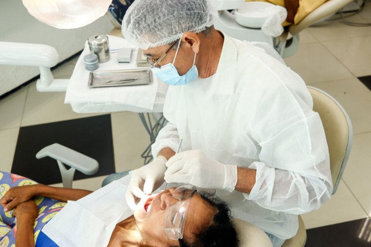Prefeitura de Floriano entrega 100 próteses dentárias e transforma sorrisos no 3º Mutirão de Saúde Bucal