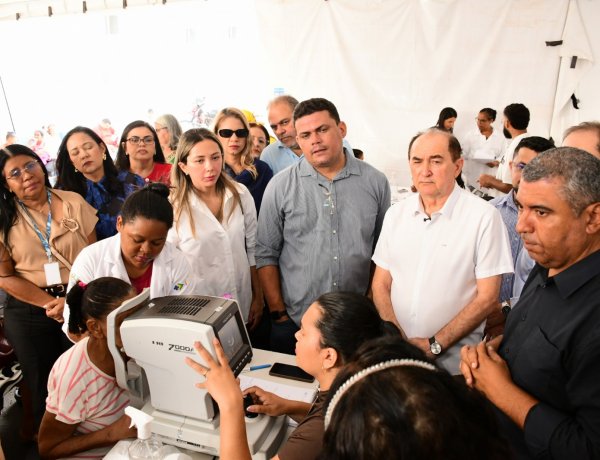 Gestores da região visitam serviços da Carreta da Oftalmologia em Floriano